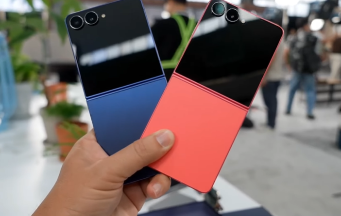 Samsung Galaxy Z Flip 8